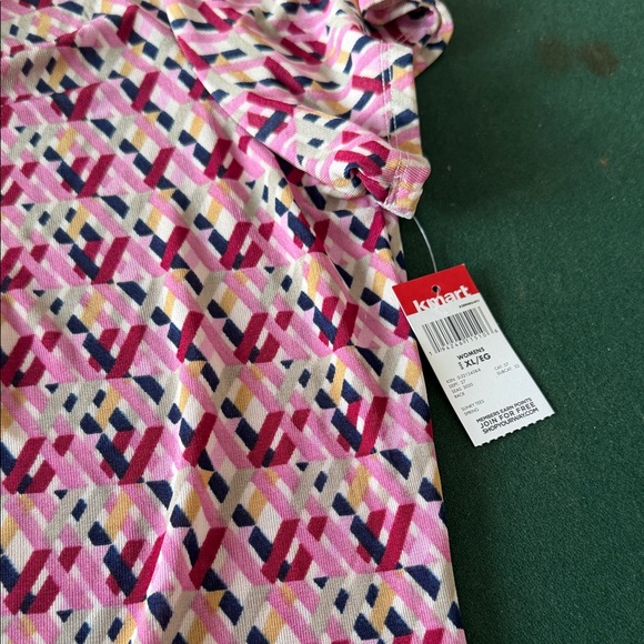 Margaux Vibrant Short Sleeve Tee with Geometric Design - Picture 3 of 7